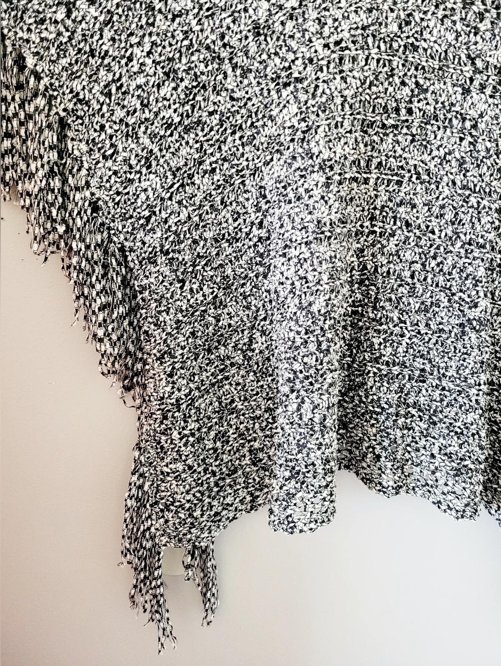 Chico's Fallon Fringe East West Black/Ecru Marled Knit Sweater Poncho One Size - Picture 10 of 16